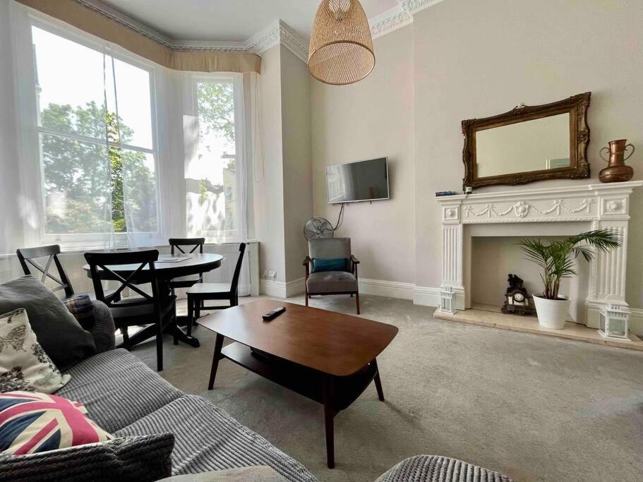 Wonderful Apartment In Earl'S Court London Exterior photo