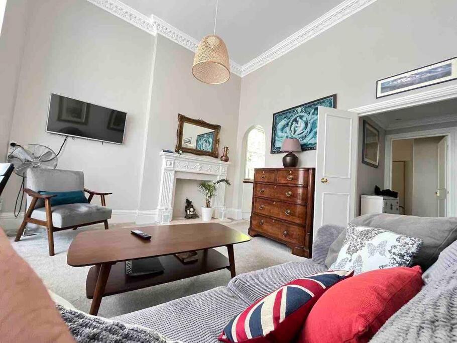 Wonderful Apartment In Earl'S Court London Exterior photo